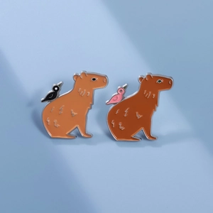 Insigne de Broche en Émail Capybara de Dessin Animé Mignon Avec Oiseau pour Sac à Dos Chapeau Vêtement Accessoire en Alliage
