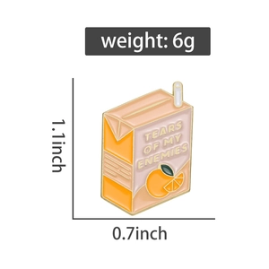 Details zur Emaille-Anstecknadel in O-Saft-Form mit Maßen 1,1x0,7 Zoll und 6g Gewicht