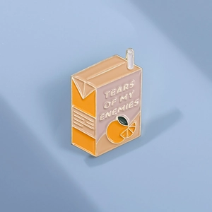 Lustige Legierung Orangensaftbox Emaille Pin Tränen Meiner Feinde Cartoon Brosche Für Rucksack Hut Kleidung Dekorativer Schmuck