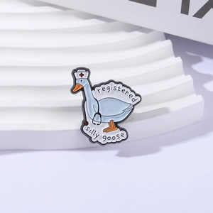 Broche en émail mignonne d'oie infirmière avec stéthoscope et texte amusant