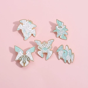 Cartoon Angel Wings Eyes Enamel Pin Brooch Alloy White Blue Seraphim Badge Personalized Creative Fashion Jewelry Gifts For Clothing Backpack