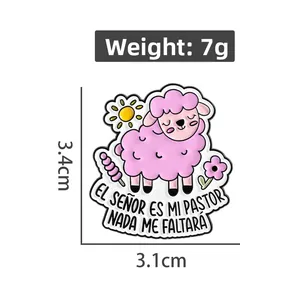 Détail du pin's émaillé mouton rose avec texte espagnol et dimensions précises