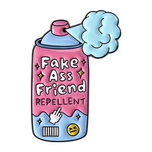 Broche en émail rose créative avec spray contre les faux amis et icône de doigt d'honneur