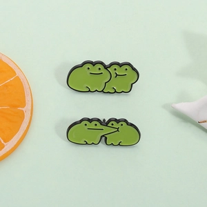 Mignonne Broche en Alliage d'Émail Grenouille Verte de Dessin Animé Badge d'Animal Créatif pour Décoration de Vêtements Sac à Dos Bijoux Unisexe