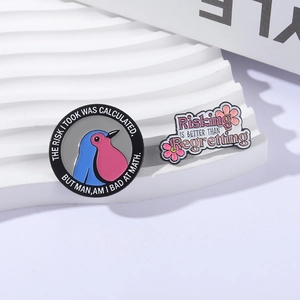 Pins de fleurs roses et badges d'oiseaux pour sacs et accessoires vestimentaires créatifs