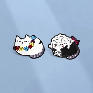 Cartoon Cute Cat Brooch Zinc Alloy Enamel Pin Grumpy Cat Animal Badge For Clothing Backpack Decoration Jewelry Gift Women