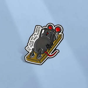 Creative Fitness Rat Enamel Pin Zinc Alloy Cartoon Bench Press Mouse Brooch Funny Spanish Quote Badge Jewelry For Backpack
