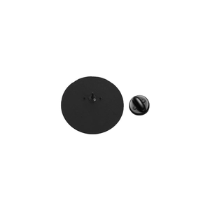 Vue détaillée du fermoir papillon noir mat et du support d'épingle pour badges et broches
