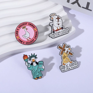 Lot de pins émaillés humoristiques en forme d'oie avec design Statue de la Liberté