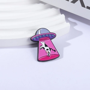Creative enamel UFO cow abduction brooch pin for backpacks and clothing decoration