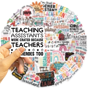 Nahaufnahme wasserfester Lehrerassistent-Aufkleber mit motivierenden Zitaten und Icons