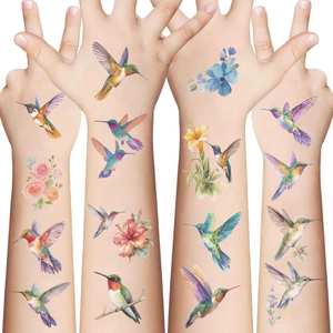 Tatuaggi temporanei impermeabili ad acquerello con colibrì e fiori colorati sulla pelle