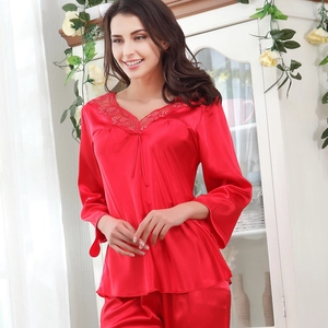 Rote Seiden-Satin-Pyjamas für Damen mit V-Ausschnitt, Spitze und weiten langen Ärmeln