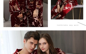 Dettaglio pigiama in velluto bordeaux con stampa floreale e piping bianco a contrasto