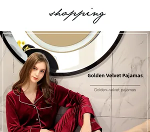 Vue détaillée du pyjama en velours doré rouge foncé avec des passepoils blancs élégants