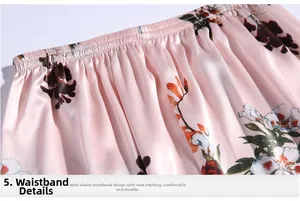 Détail de la taille élastique large de ce pyjama en soie avec coutures lisses et nettes