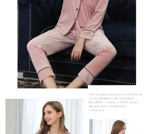 Détail d'un pyjama en velours rose avec passepoil noir et design boutonné élégant