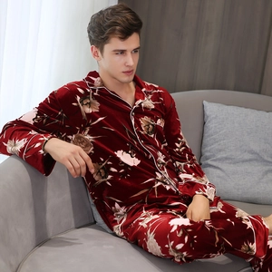 Men's burgundy velvet pajamas set with floral print and classic lapels for home wear
