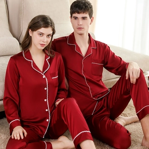 Ensemble de pyjama en satin de soie rouge foncé à manches longues pour couple