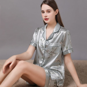 Short-sleeve floral silk satin pajama set for couples in light gray with shorts