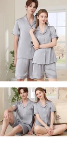 Détails de pyjamas en soie argentée pour couples avec liseré dans une chambre douillette