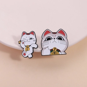 Cute Cartoon Lucky Cat Enamel Pin Zinc Alloy Maneki Neko Brooch Badge For Backpack Clothing Decoration Japanese Style Animal Jewelry Gift