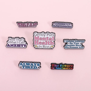 Broche en Émail Drôle Santé Mentale Badge en Alliage de Zinc Avec Citations Anxiety Always Tired pour Vêtements Sac à Dos Accessoire