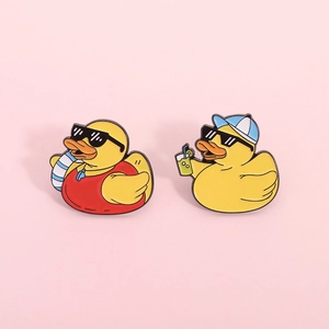 Cartoon Little Yellow Duck Enamel Pin Summer Vacation Sunglasses Duck Alloy Brooch Clothing Backpack Decoration Accessories
