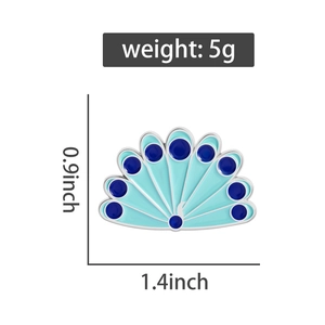 Broche en émail plume de paon montrant les dimensions de 1,4 pouce et le poids de 5g