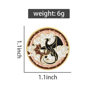 Details der runden Drachen-Emaille-Anstecknadel mit 2,8 cm Durchmesser und 6g Gewicht
