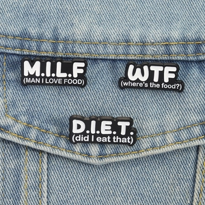 Lustige PVC-Anstecknadeln auf Jeansstoff mit MILF-, WTF- und DIET-Schriftzug für Taschen