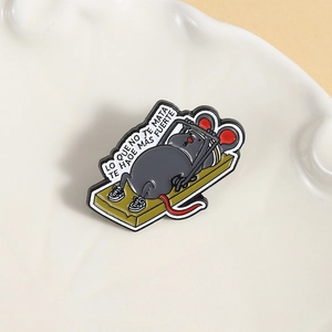 Funny mouse lifting weights enamel pin with motivational Spanish quote in a ceramic plate