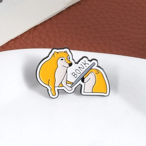 Broche en émail drôle Shiba Inu Bonk meme en métal pour un accessoire de mode créatif