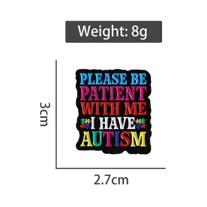 Spilla smaltata consapevolezza autismo distintivo metallo lettere colorate 3x2.7cm