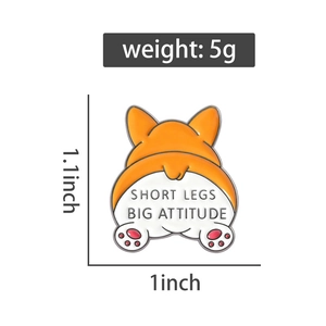 Vue détaillée du pin's Corgi en émail avec texte Short Legs et dimensions du produit