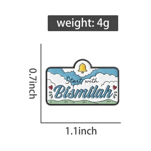 Détails de la broche émaillée Bismillah montrant les dimensions et le décor coloré