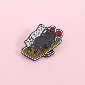 Funny Cartoon Mouse Fitness Bench Press Enamel Brooch Pin Spanish Motivational Quote Zinc Alloy Jewelry Badge Gift