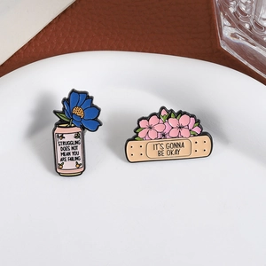 Lot de pins en émail avec canette de fleurs et pansement aux phrases inspirantes