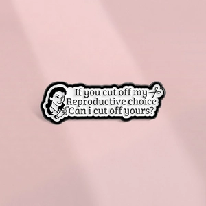 Pin Émaillé Rétro En Alliage De Zinc Broche Badge Avec Motif Femme Et Ciseaux Reproductive Choice Pour Vêtements Sacs