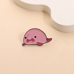 Cartoon Pink Blobfisch Emaille Pin Abzeichen für Rucksäcke und Kleidung Dekoration