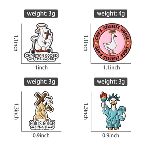 Détails de pin's oie en émail amusants avec Statue de la Liberté et motifs religieux