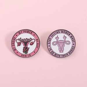 Pin de Esmalte Feminista Redondo Forma de Útero Floral con Eslógan Broche de Aleación de Zinc Insignia Accesorios Joyería Regalo Mujer