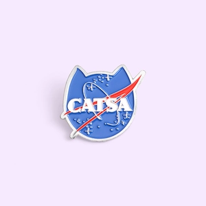 Creative CATSA enamel brooch with space cat head design in navy blue and white alloy