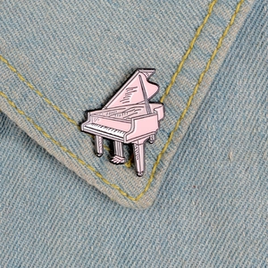 Broche Émail Piano Rose Créative en Alliage Peint Badge Instrument de Musique Épinglette pour Décoration de Vêtements Chapeau Femme Fille