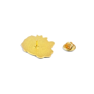 Insigne de broche en alliage d'abeille avec finition dorée et fermoir papillon dos