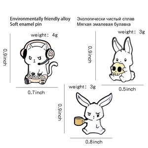 Detailed size specifications for cartoon rabbit and skull enamel pins set in alloy
