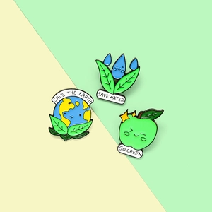 Lot de pins en émail écologiques avec motifs Save the Earth et Go Green stylisés