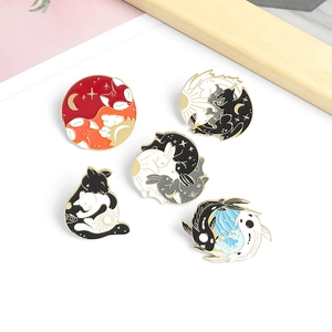 Cute Cartoon Yin Yang Tai Chi Animal Alloy Enamel Brooch Pin Fox Cat Fish Badge Creative Punk Lapel Pin Jewelry Gift Unisex