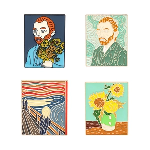 Ensemble de quatre pin's en émail Van Gogh et Le Cri sur un fond blanc pur