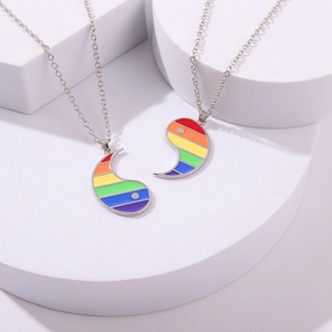 Set di collane con ciondolo Yin Yang arcobaleno in lega per coppie e amanti